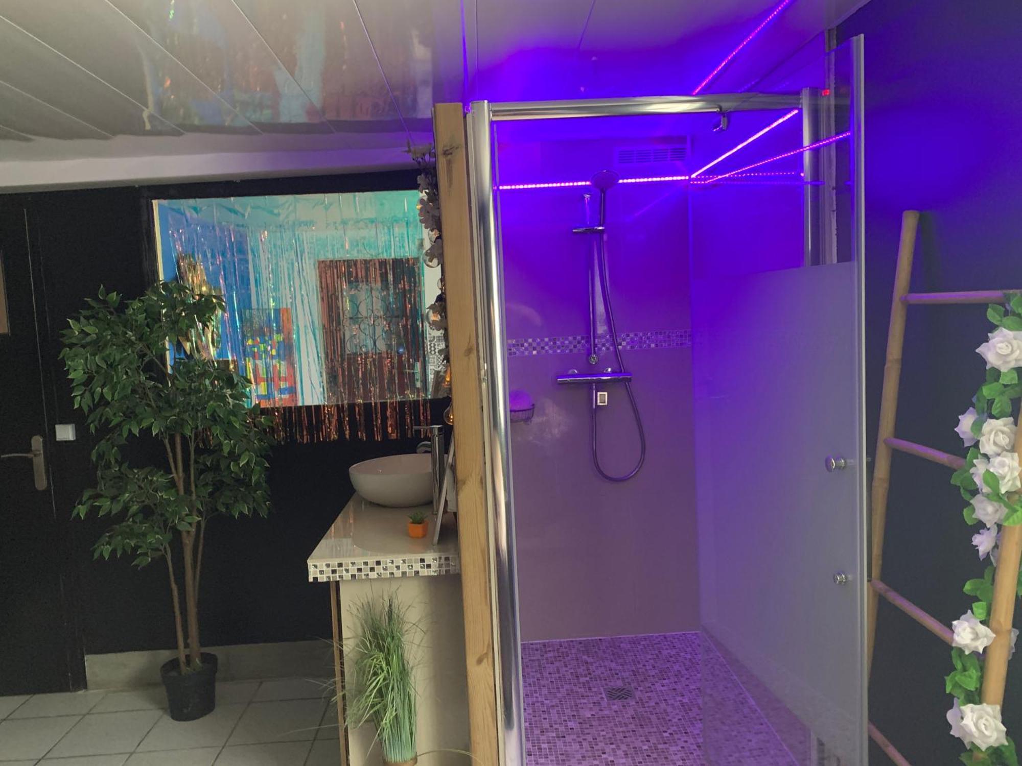 Suite Romantique Jacuzzi Gagny Bagian luar foto
