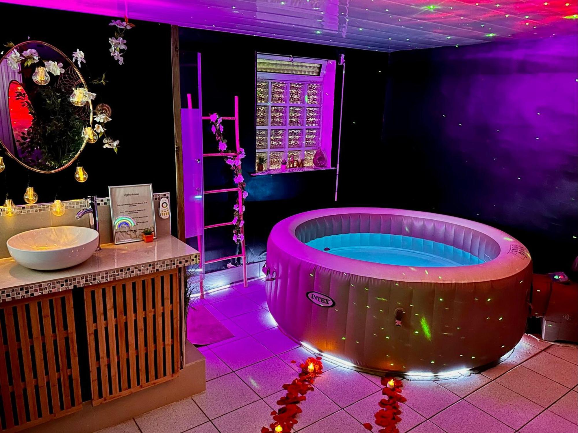 Suite Romantique Jacuzzi Gagny Bagian luar foto